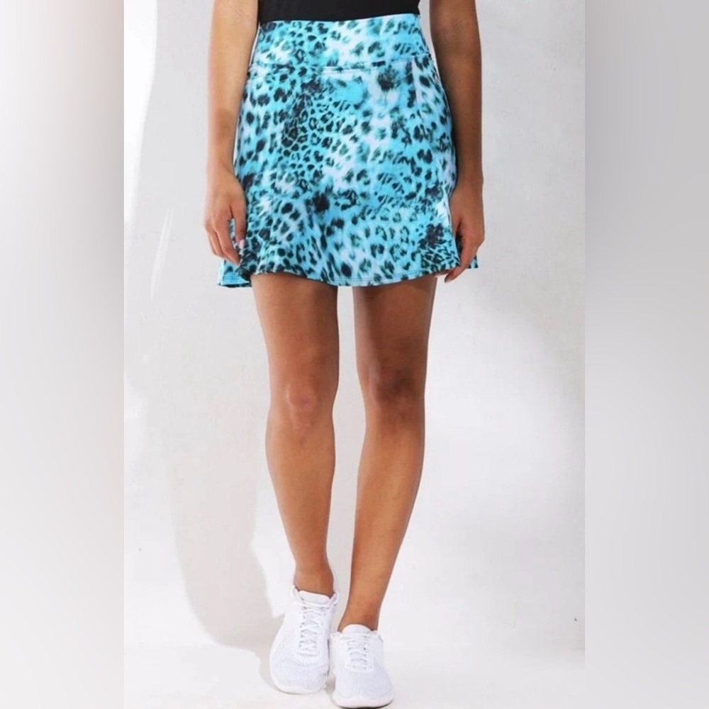 Dona Jo Skort in Wildblue Leopard Cheetah Print